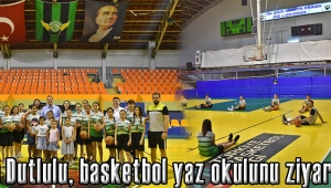 Başkan Dutlulu, basketbol yaz okulunu ziyaret etti