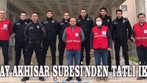 KIZILAY AKHİSAR ŞUBESİ'NDEN TATLI İKRAMI