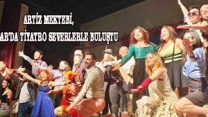 Artiz Mektebi, Akhisar’da tiyatro severlerle buluştu